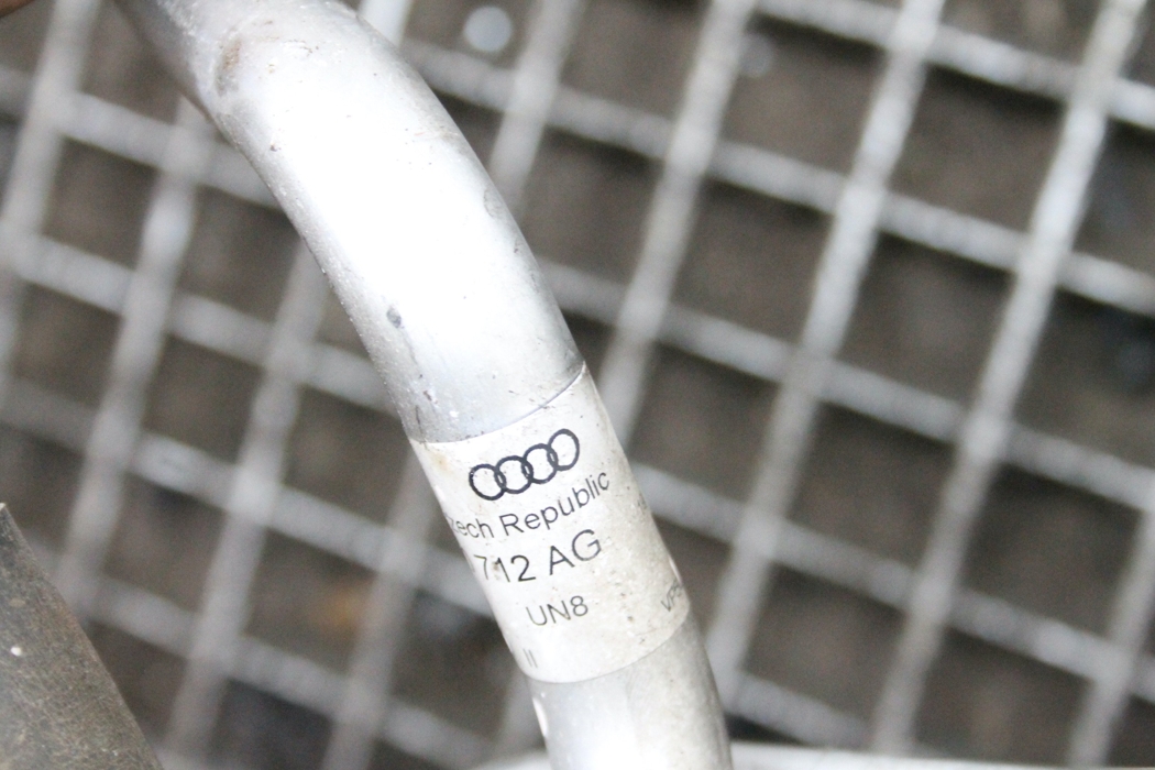 AUDI A4 B7/8E (2004-2008) AC Hose Pipe 8E2260712AG 22773067