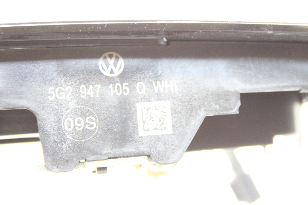 VOLKSWAGEN Golf 7 generation (2012-2024) Salona apgaismojums 5G2947105Q 24456042