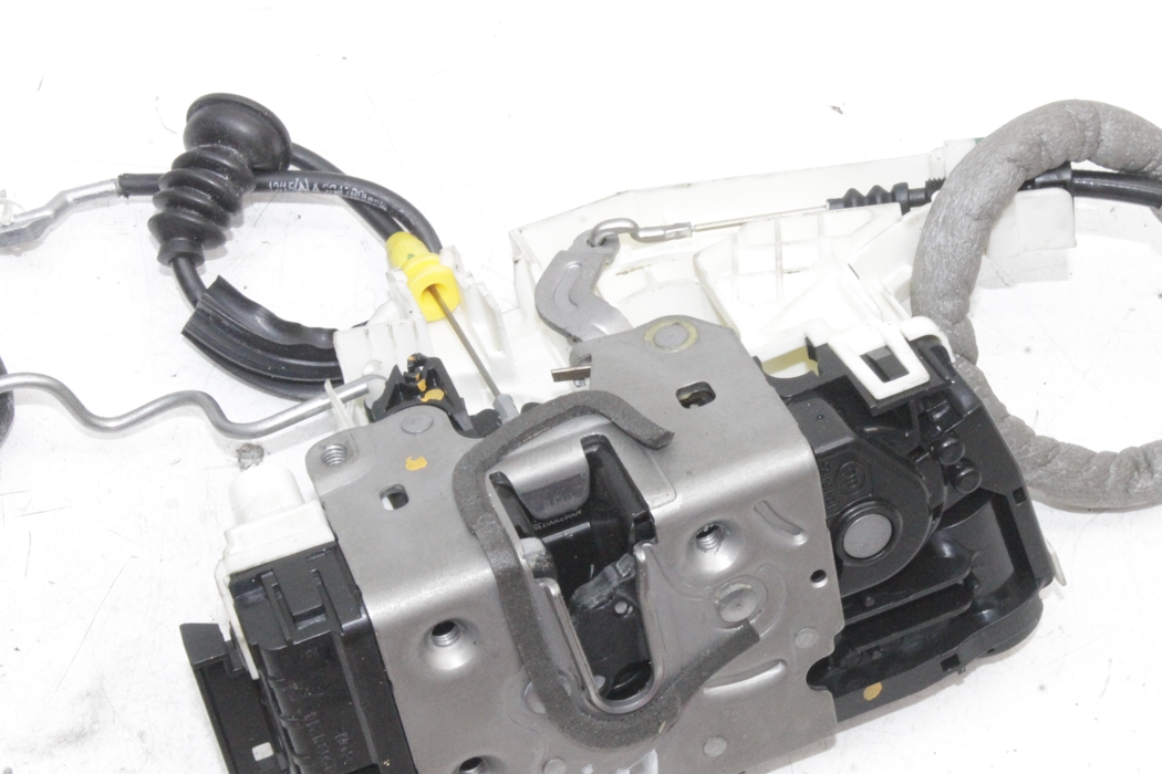 MERCEDES-BENZ C-Class W204/S204/C204 (2004-2015) Замок передней левой двери A0997200735 25284768