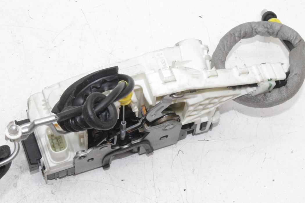 MERCEDES-BENZ C-Class W204/S204/C204 (2004-2015) Замок передней левой двери A0997200735 25284768