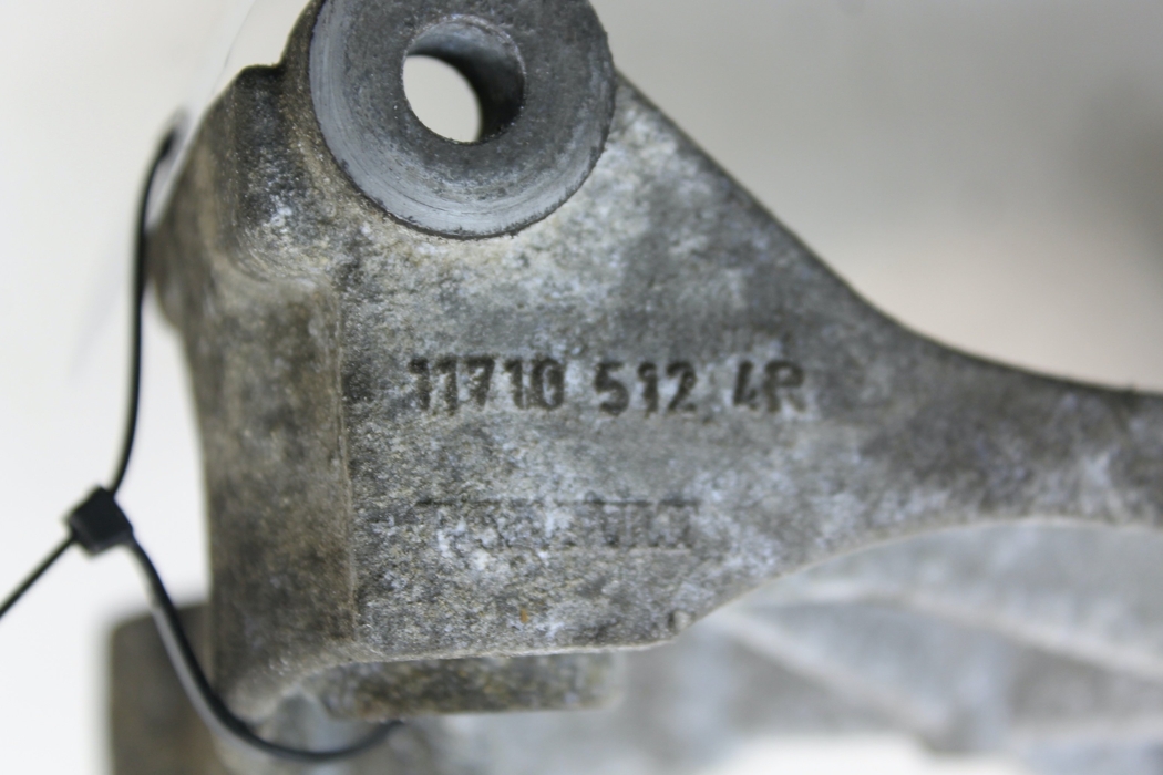 NISSAN Qashqai 2 generation (2013-2023) Alternator bracket 117505337R 31561471