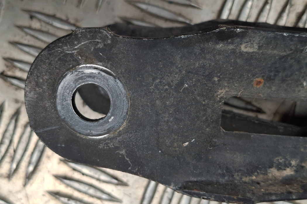 MERCEDES-BENZ A-Class W176 (2012-2018) Aizmugurējā kreisā svira/ričags A2463501006 31641929