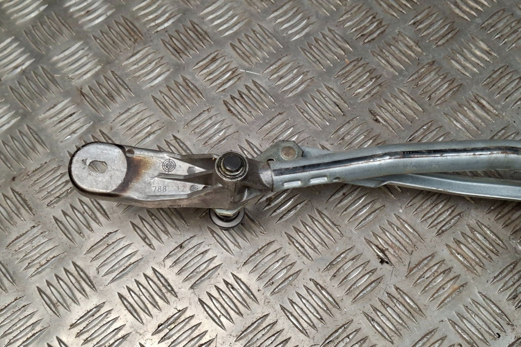 BMW 7 Series F01/F02 (2008-2015) Front Windshield Wiper Mechanism 7272367,7272451 31969964