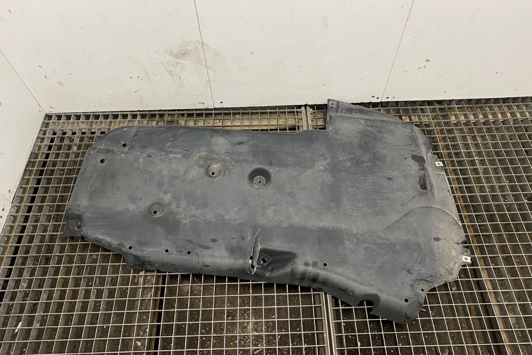 MERCEDES-BENZ C-Class W205/S205/C205 (2014-2023) Rear Middle Bottom Protection A2056900307,2056900307 21244930