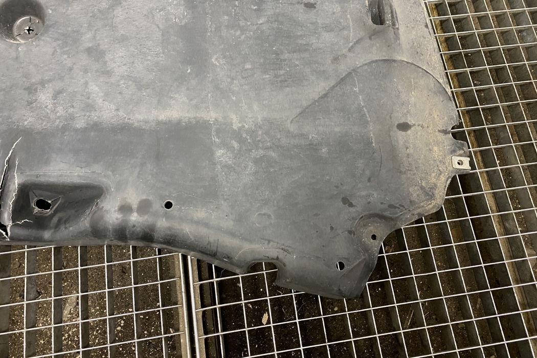 MERCEDES-BENZ C-Class W205/S205/C205 (2014-2023) Rear Middle Bottom Protection A2056900307,2056900307 21244930