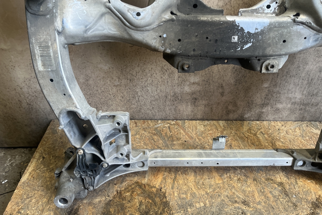BMW 7 Series F01/F02 (2008-2015) Передний траверс 6796692,6797644 27348061