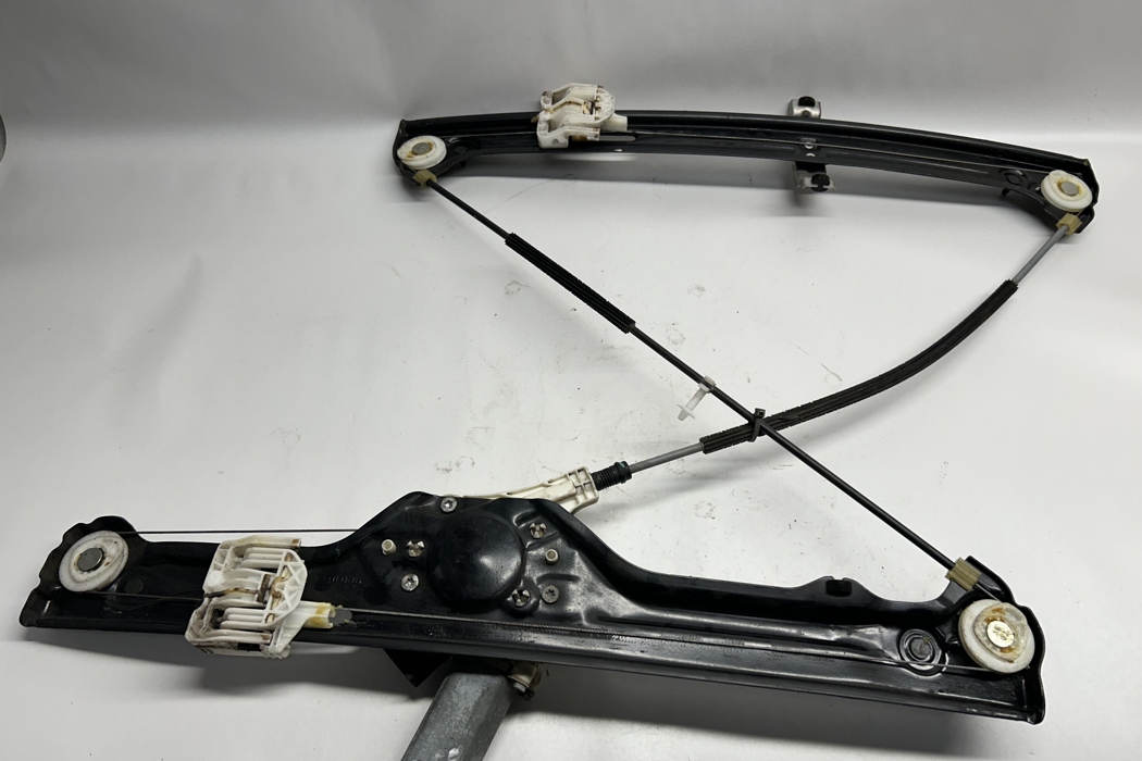 BMW X5 E70 (2006-2013) Front Right Door Window Regulator 7137020,7166380,51337166380 27732515