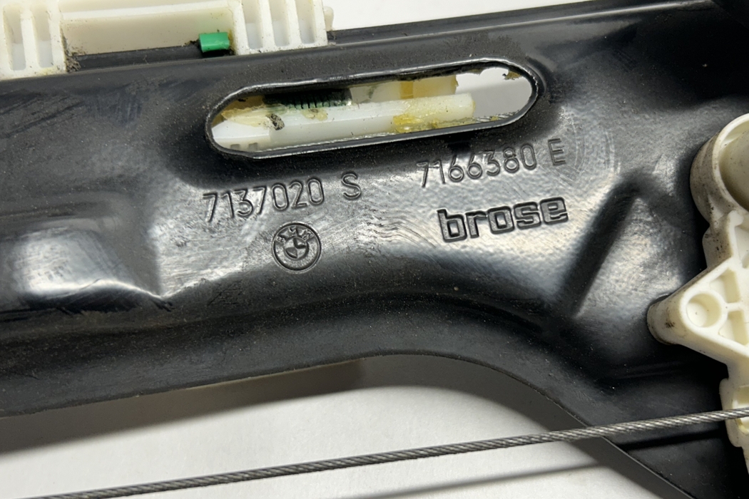 BMW X5 E70 (2006-2013) Front Right Door Window Regulator 7137020,7166380,51337166380 27732515