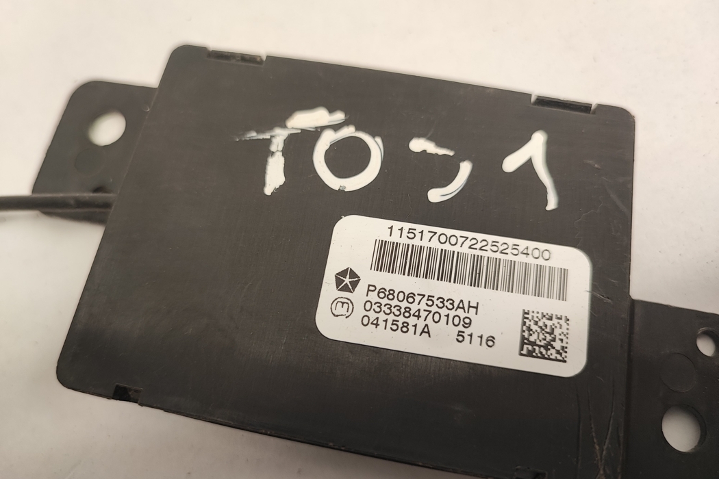 DODGE Charger LD (2010-2024) Антенна бесключевого доступа 68067533AH,P68067533AH 29813550