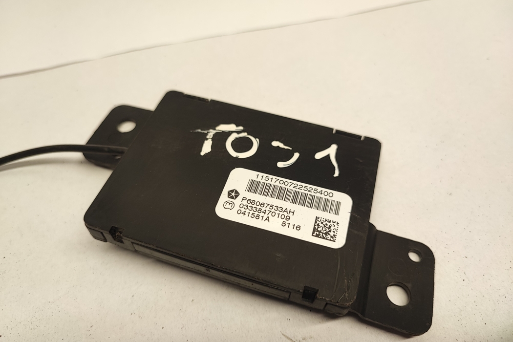 DODGE Charger LD (2010-2024) Антенна бесключевого доступа 68067533AH,P68067533AH 29813550