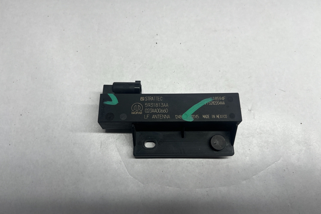 RAM Ram 4 generation (2008-2023) Антенна бесключевого доступа 5931813AA 32082975