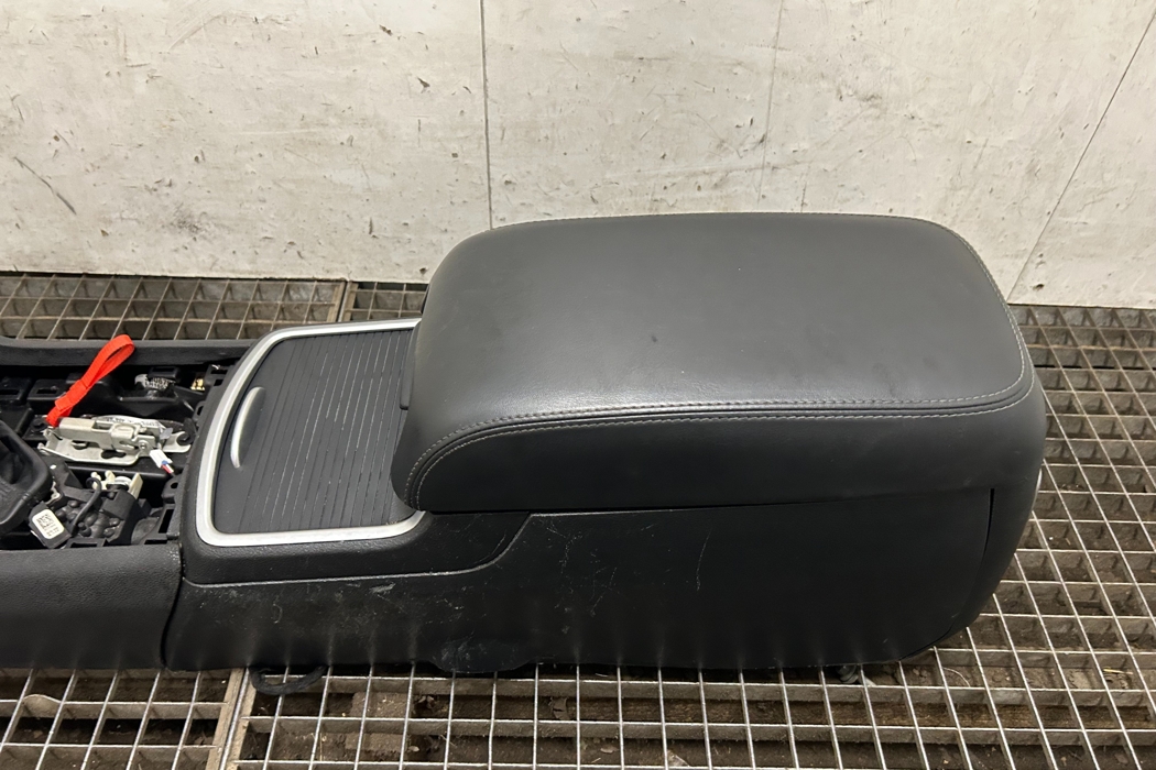 DODGE Charger LD (2010-2024) Centrālā konsole 6ED891X9AH,AK47393DX9006,AE02518DX9002 32111176
