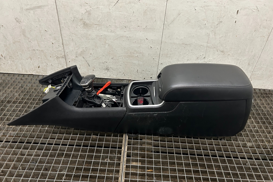 DODGE Charger LD (2010-2024) Centrālā konsole 6ED891X9AH,AK47393DX9006,AE02518DX9002 32111176