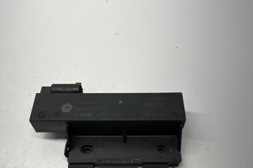 DODGE Challenger 3 generation (2008-2024) Bootlid Antenna Amplifier 68067753AA 29373145