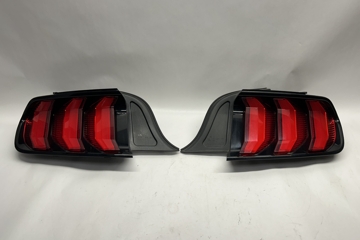 FORD USA Mustang 6 generation (2014-2024) Aizmugurējā kreisā un labā aizmugurējo lukturu komplekts JR3B-13B504-A,JR3B13B504A,JR3B-13B504-B,JR3B13B504B,JR3B-13B505-A,JR3B13B505A,JR3B-13B505-B,JR3B13B505B 30382319