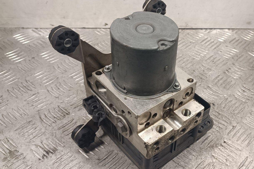 BMW 5 Series F10/F11 (2009-2017) ABS pump 6795519,6795521,6775355,6785442 23474454