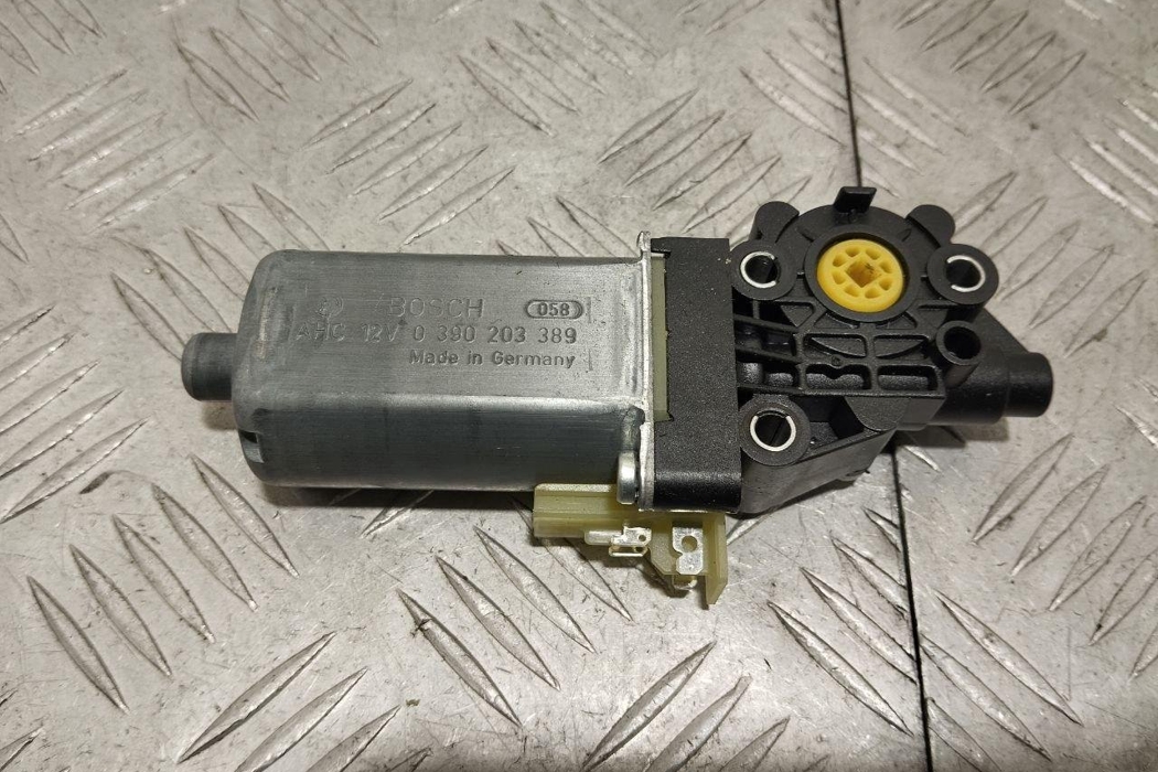 PORSCHE Cayenne 958 (2010-2018) Front Left Seat Control Motor 0390203389 23490305