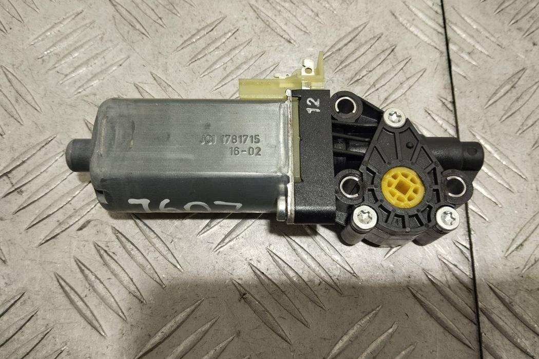 PORSCHE Cayenne 958 (2010-2018) Front Left Seat Control Motor 0390203389 23490305