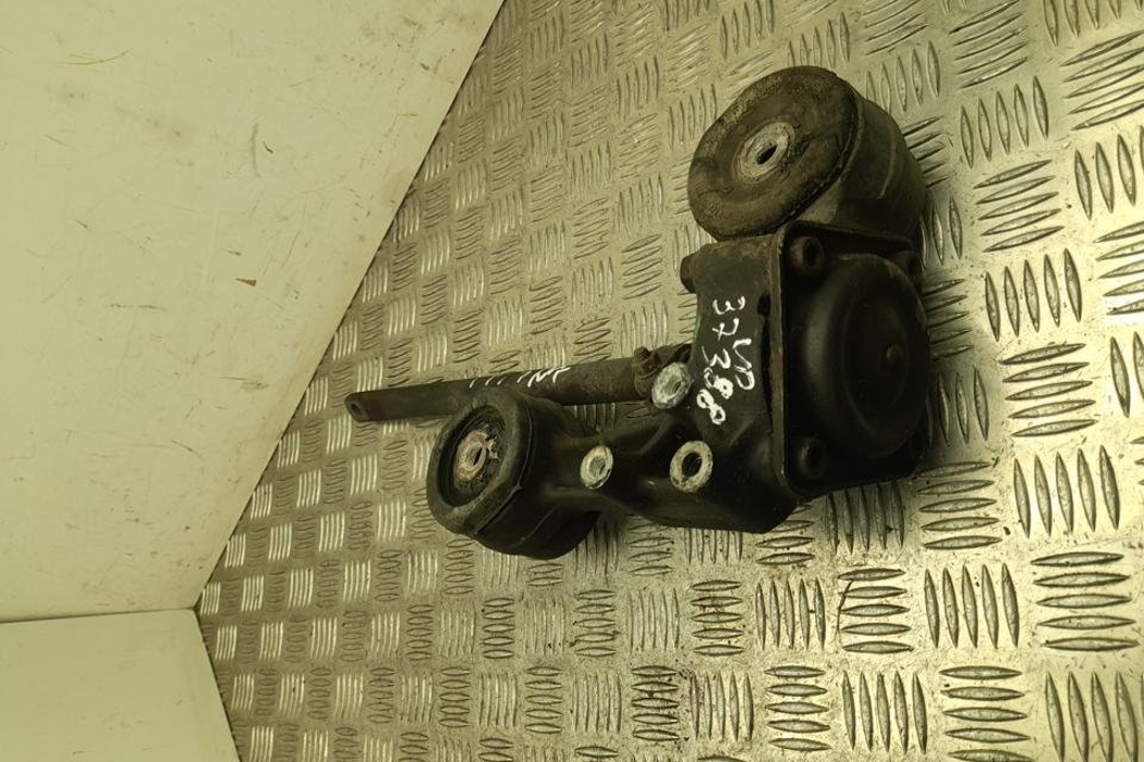 MERCEDES-BENZ S-Class W126 / C126 (1979-1991) Front Left Arm 1263335414,2608 32077643