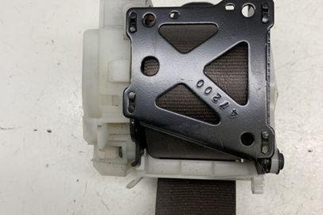 AUDI A4 B6/8E (2000-2005) Rear Middle Seatbelt 8E5857805G 23947694