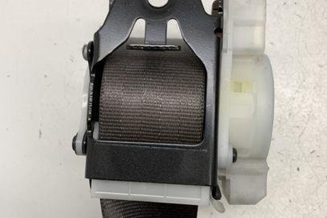 AUDI A4 B6/8E (2000-2005) Rear Middle Seatbelt 8E5857805G 23947699