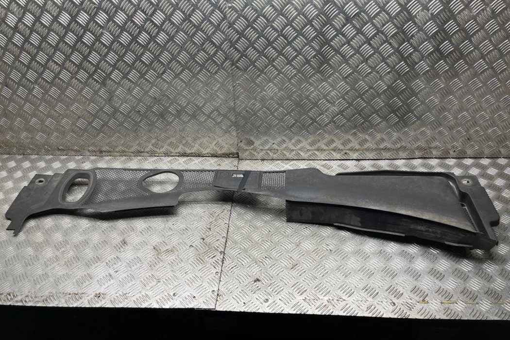 AUDI A4 B7/8E (2004-2008) Front  Wiper Cowl Trim 8K1819447 30589847