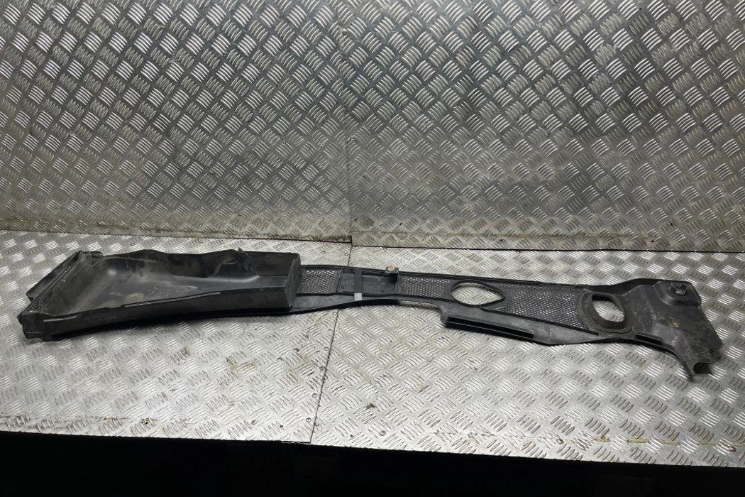 AUDI A4 B7/8E (2004-2008) Front  Wiper Cowl Trim 8K1819447 30589847
