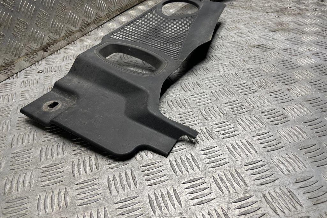 AUDI A4 B7/8E (2004-2008) Front  Wiper Cowl Trim 8K1819447 30589847