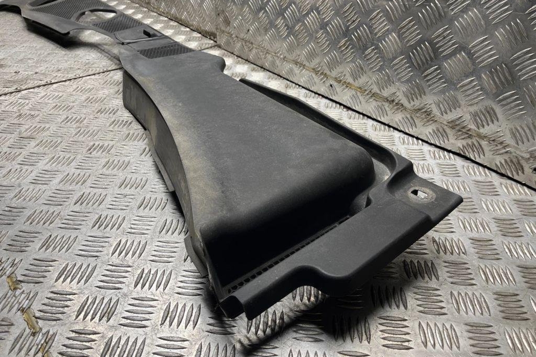 AUDI A4 B7/8E (2004-2008) Front  Wiper Cowl Trim 8K1819447 30589847