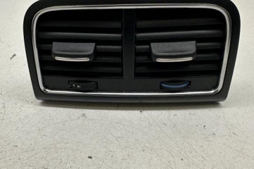 AUDI A5 Sportback 8T (2009-2011) Zadná mriežka ventilačného otvoru 8K0819203 30585913