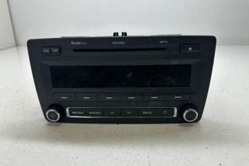 SKODA Octavia 2 generation (2004-2013) Mūzikas atskaņotājs ar Navigāciju / GPS 1Z0035161F 30588425