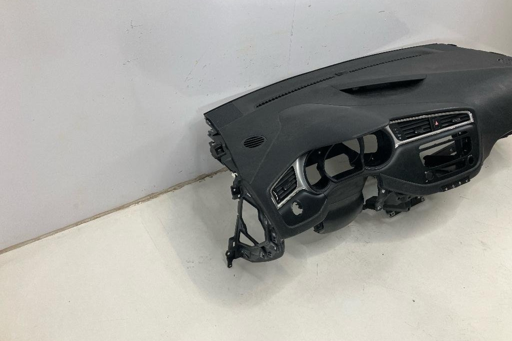 KIA Cee'd 3 generation (2018-2020) Передняя панель салона 84710A2000WK 29084922