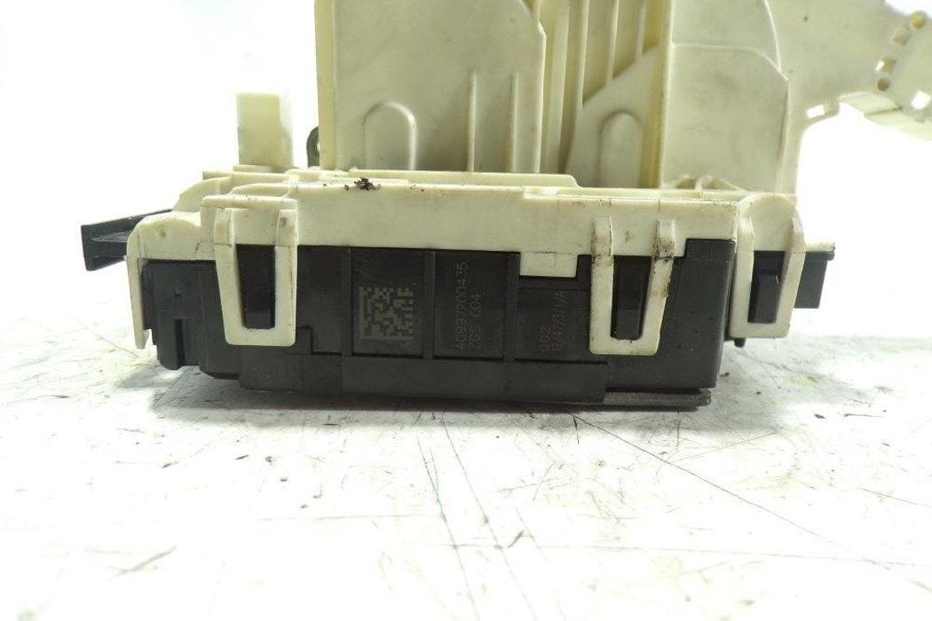 MERCEDES-BENZ C-Class W204/S204/C204 (2004-2015) Замок передней левой двери A2047202735 29574300