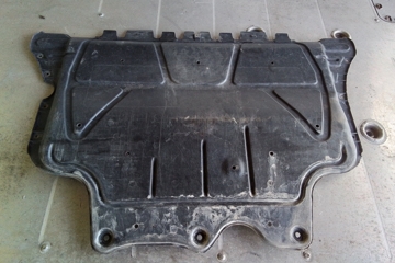 VOLKSWAGEN Passat B8 (2014-2023) Priekšējā bufera apakšējā daļa 5q0825236 31875579