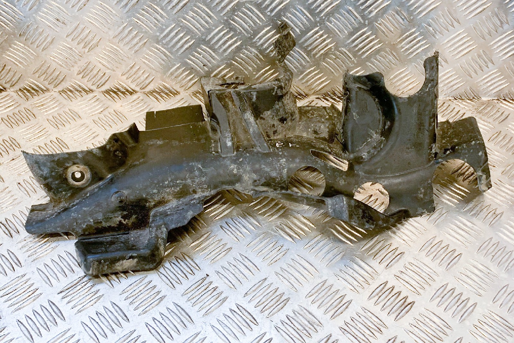 MERCEDES-BENZ C-Class W205/S205/C205 (2014-2023) Другие тайные панели A2135244000 10888681