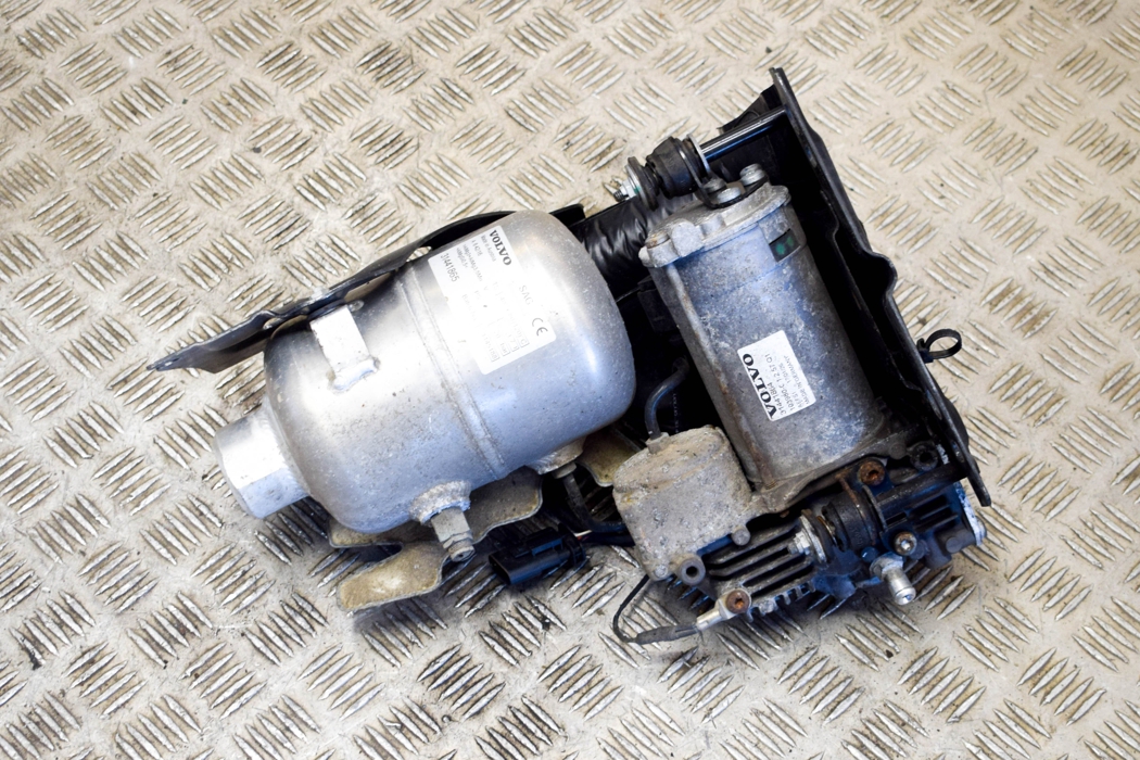 VOLVO S90 2 generation (2016-2023) Suspension Compressor