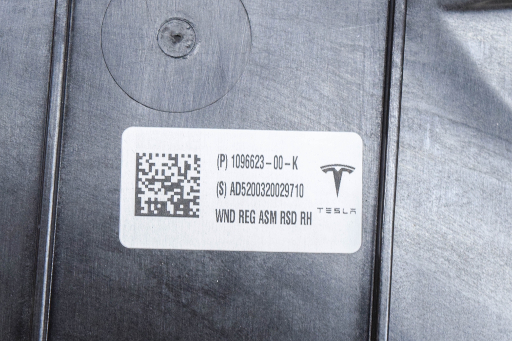TESLA Model 3 1 generation (2017-2024) Стеклоподъемник задней правой двери 1096623-00-K,430106F0 15355885