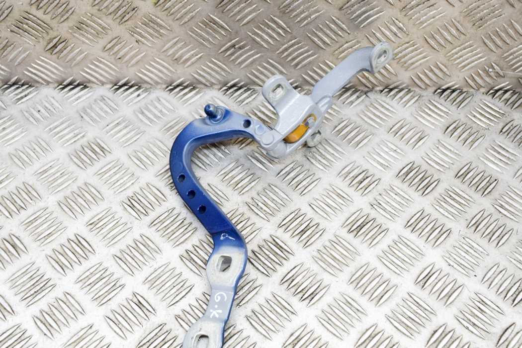 BMW iX3 1 generation (G08) (2020-2024) Kreisās puses bagāžnieka eņģe 7397315 21327366
