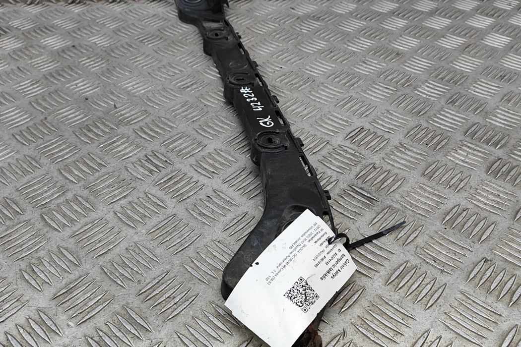 SKODA Octavia 3 generation (2013-2020) Aizmugurējā kreisā bampera stiprinājums 5E9807393 22474148
