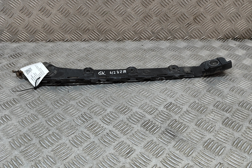 SKODA Octavia 3 generation (2013-2020) Aizmugurējā kreisā bampera stiprinājums 5E9807393 22474148