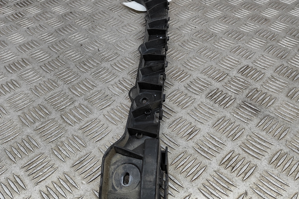 SKODA Octavia 3 generation (2013-2020) Aizmugurējā kreisā bampera stiprinājums 5E9807393 22474148