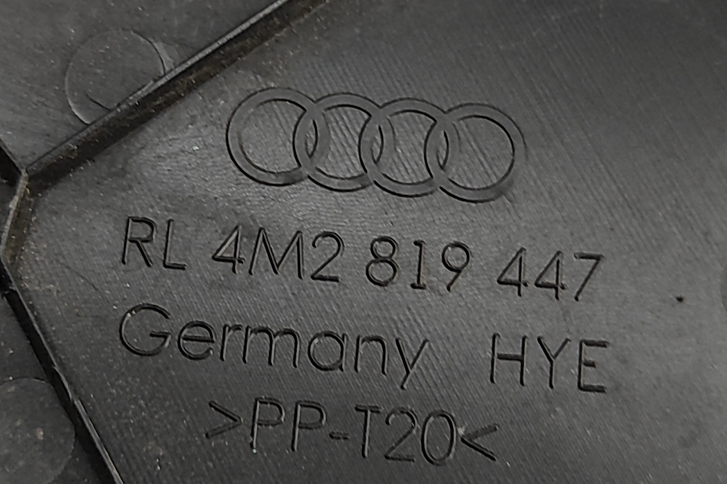 AUDI Q7 4M (2015-2024) Другие отделочные детали 4M2819447 29374101