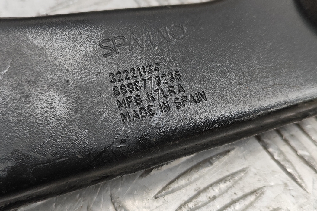 VOLVO XC40 1 generation (2017-2024) Rear Right Arm 32221134 30054930