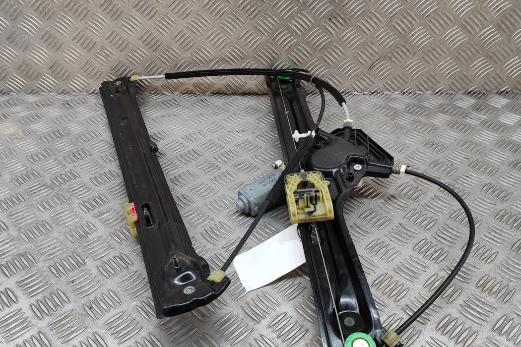 BMW X5 F15 (2013-2018) Priekšējo kreiso durvju logu pacēlājs 7283491 30345073