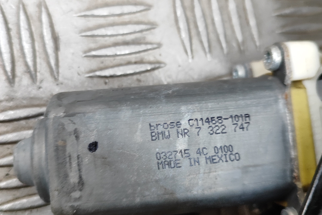 BMW X5 F15 (2013-2018) Priekšējo kreiso durvju logu pacēlājs 7283491 30345073