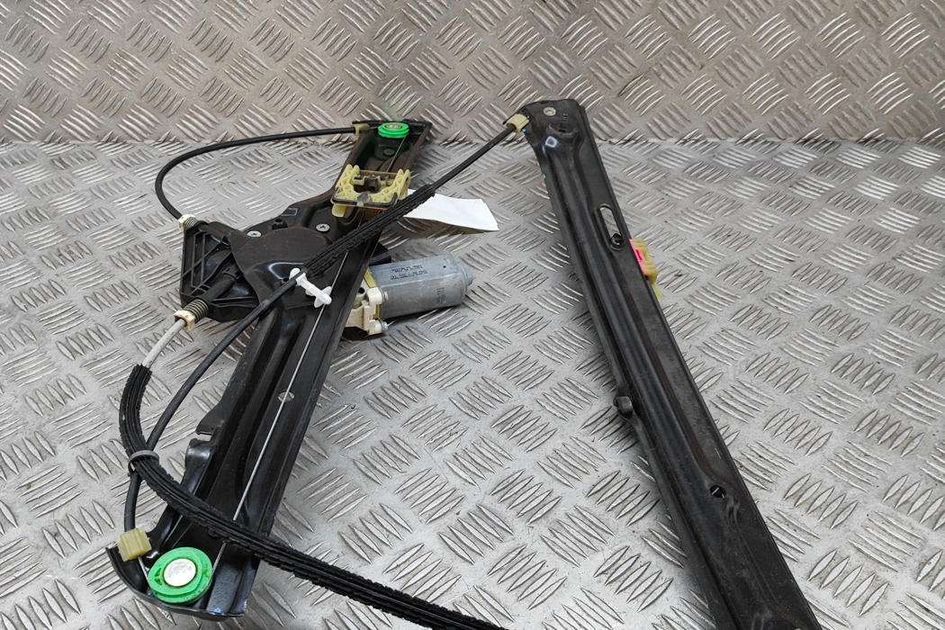 BMW X5 F15 (2013-2018) Priekšējo kreiso durvju logu pacēlājs 7283491 30345073