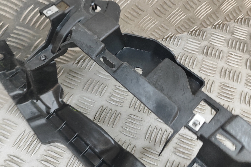 TESLA Model X 1 generation (2015-2024) Левый держатель заднего бампера 1080701-00-D 30381806