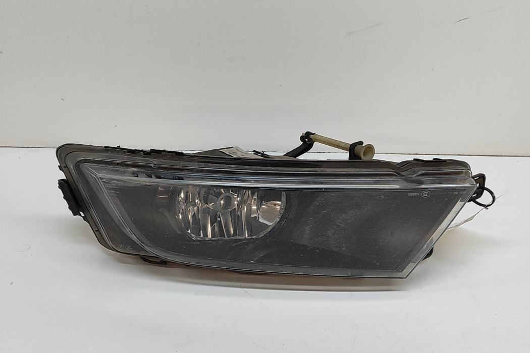SKODA Octavia 3 generation (2013-2020) Front Right Fog Light 5E0941702E 30562175