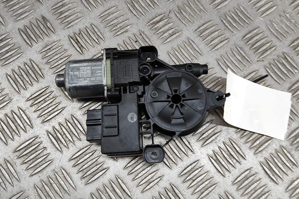 VOLKSWAGEN T-Cross 1 generation (2019-2023) Rear Left Door Window Control Motor 5Q0959407D 31404281