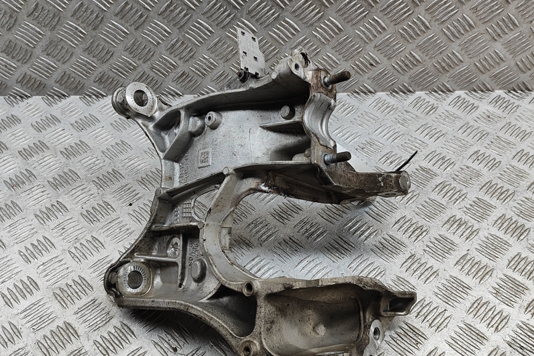 AUDI Q5 FY (2016-2024) Right side traverse ears 80A399296 31668161